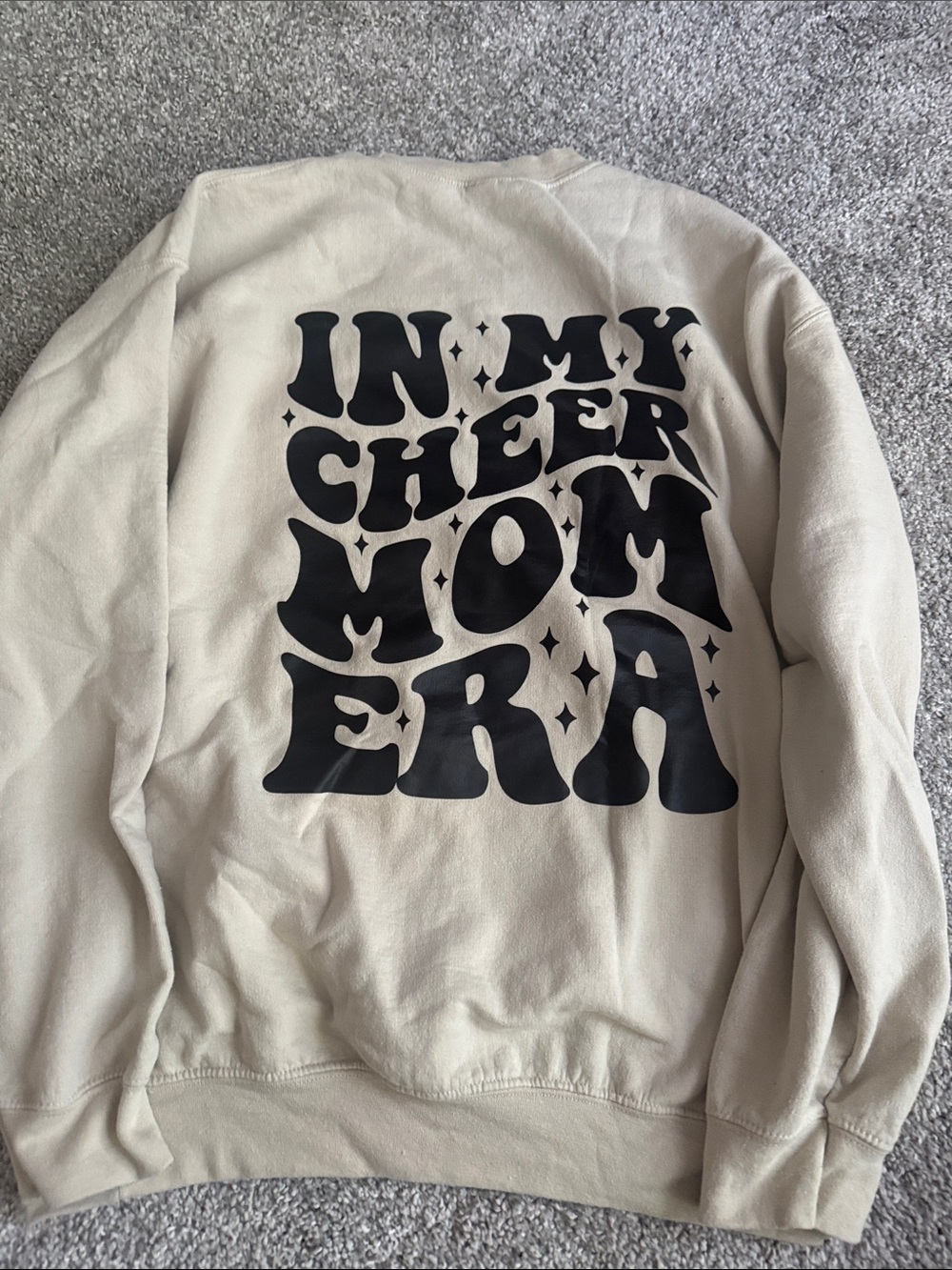 Gildan Cream Crewneck Sweatshirt with Black 'Cheer Mom Era' Graphic